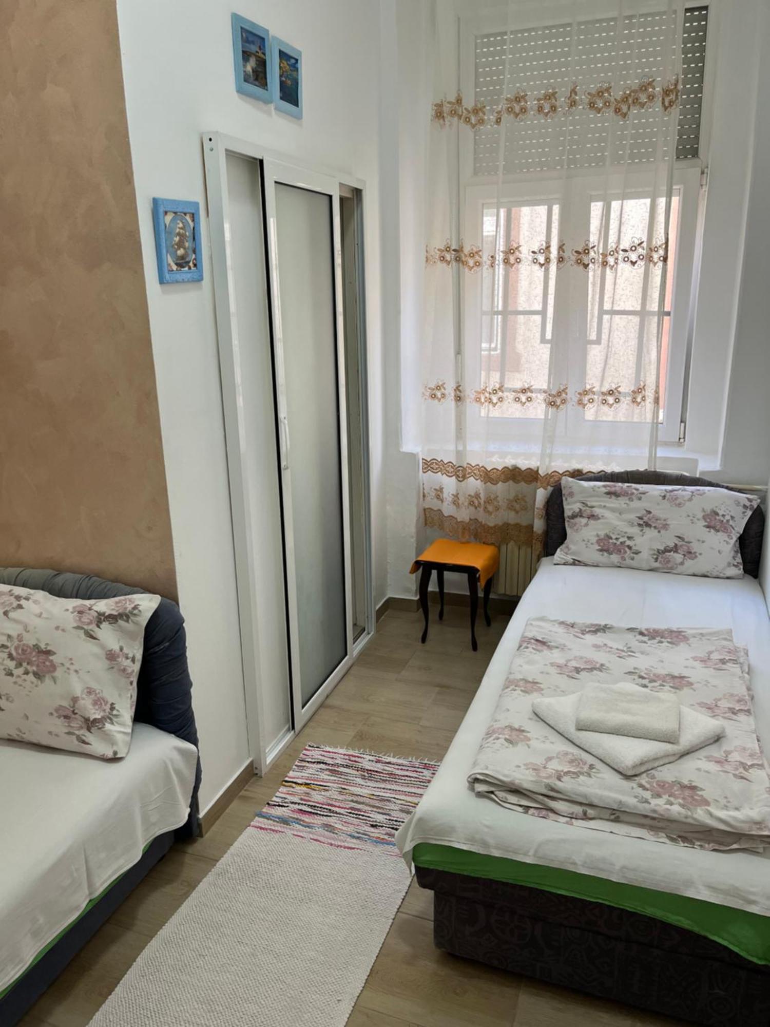 Sobe Sa Sopstvenim Kupatilom Private Rooms Bathroom In Center Нови-Сад Экстерьер фото