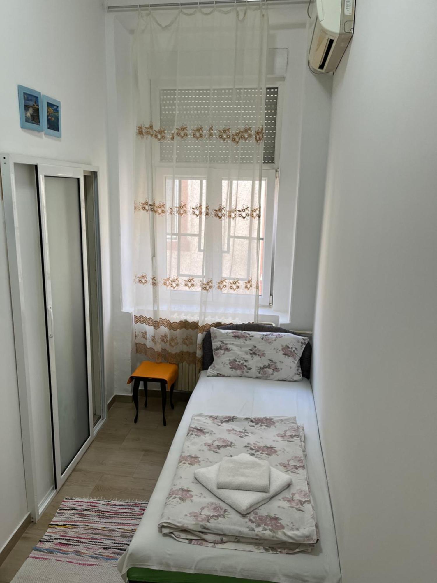 Sobe Sa Sopstvenim Kupatilom Private Rooms Bathroom In Center Нови-Сад Экстерьер фото