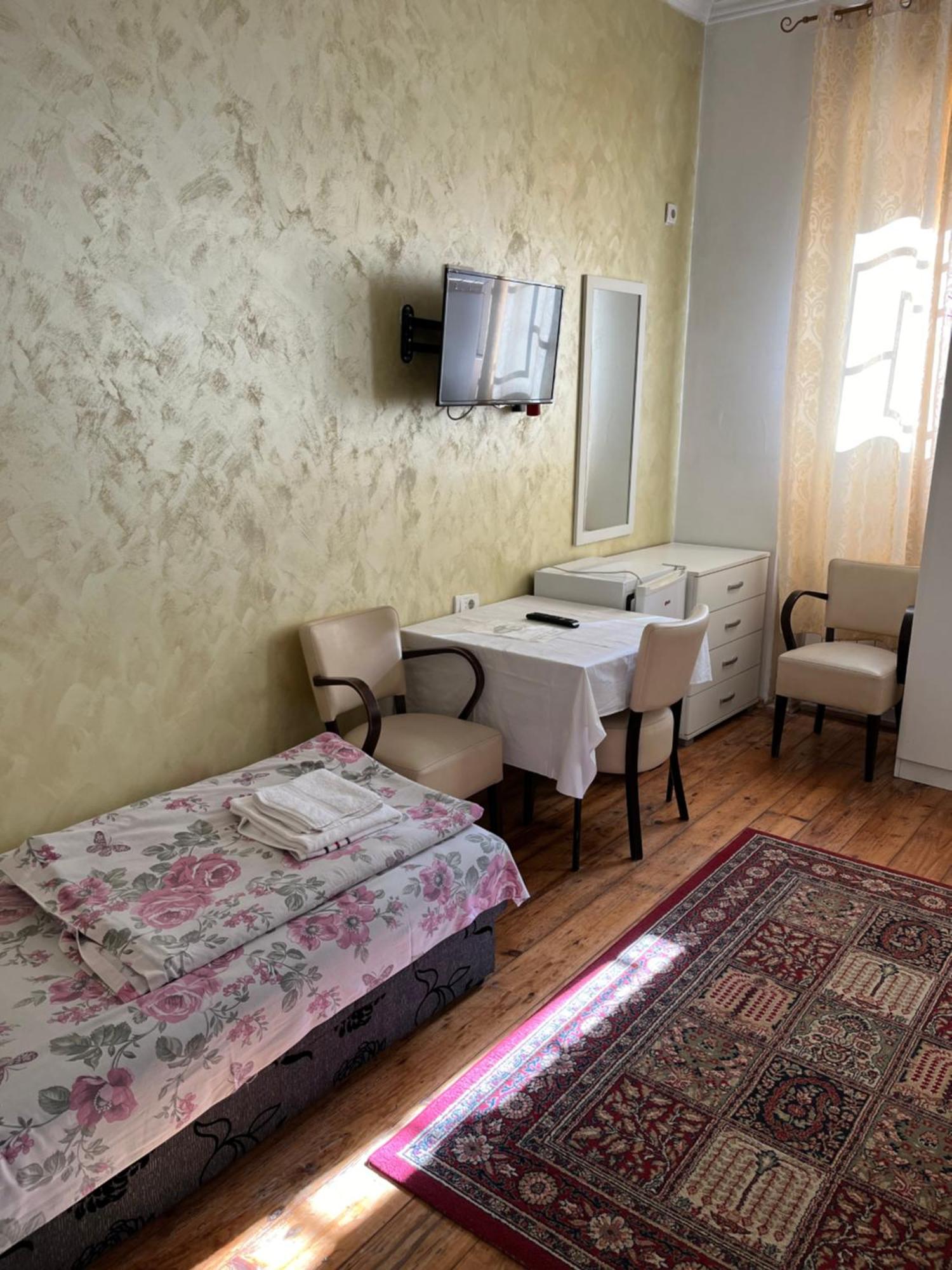 Sobe Sa Sopstvenim Kupatilom Private Rooms Bathroom In Center Нови-Сад Экстерьер фото