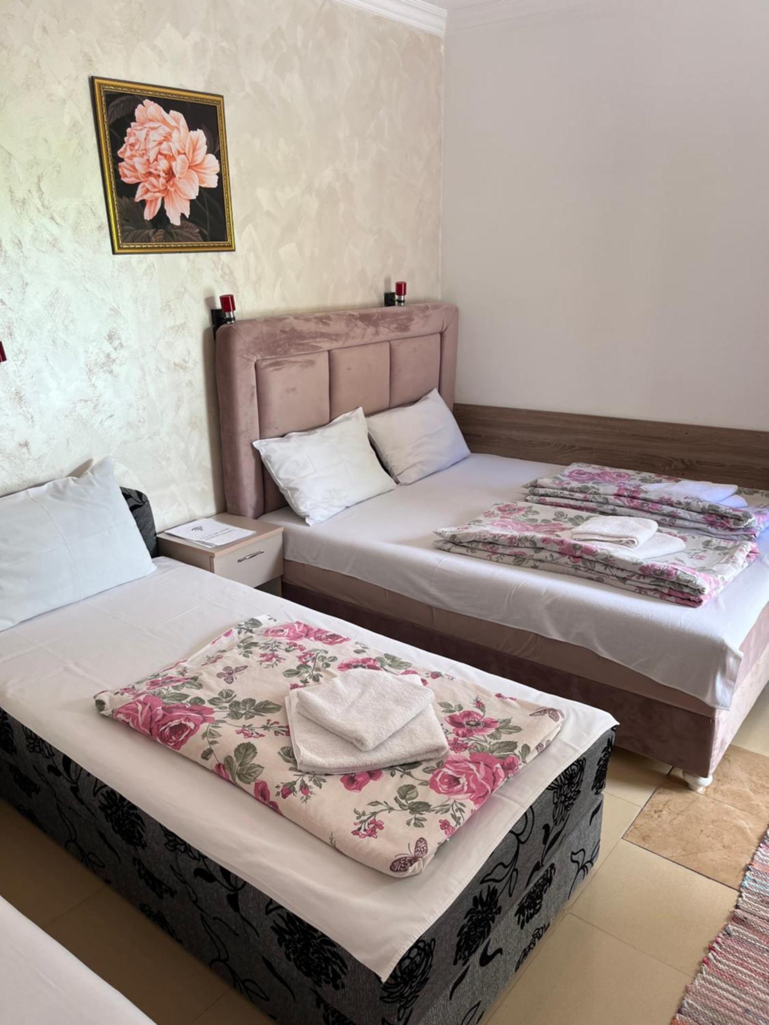 Sobe Sa Sopstvenim Kupatilom Private Rooms Bathroom In Center Нови-Сад Экстерьер фото