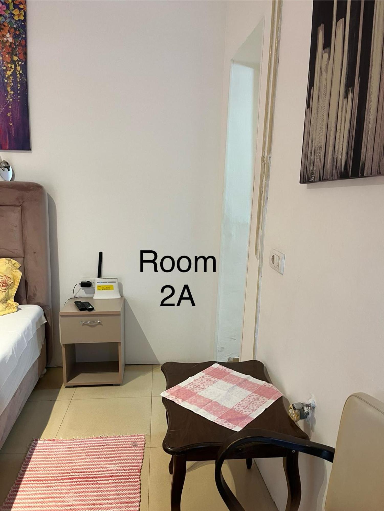 Sobe Sa Sopstvenim Kupatilom Private Rooms Bathroom In Center Нови-Сад Экстерьер фото