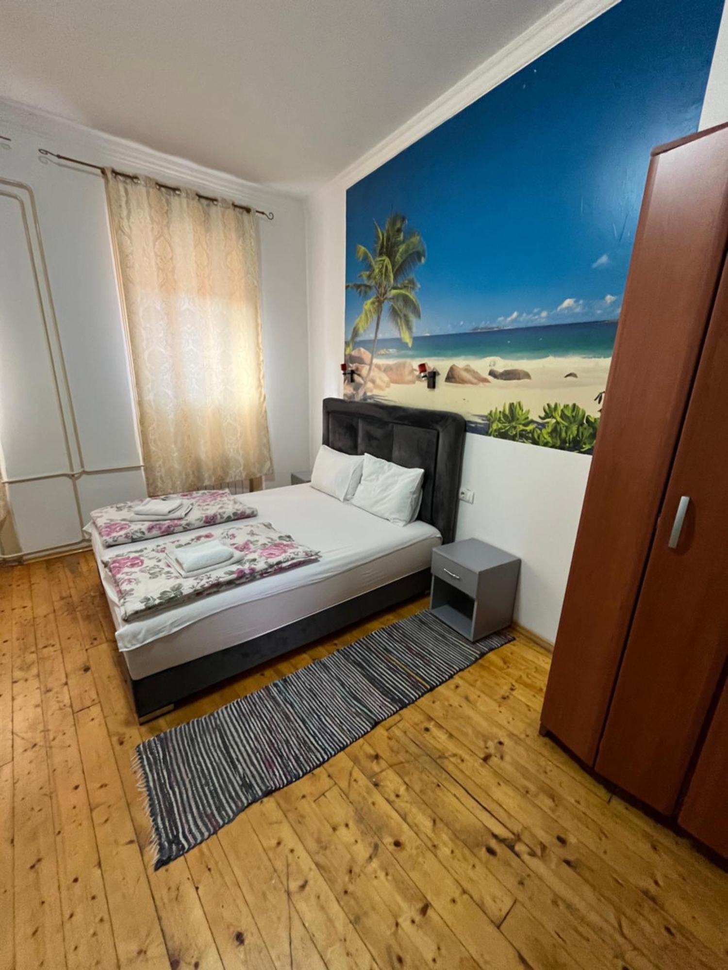 Sobe Sa Sopstvenim Kupatilom Private Rooms Bathroom In Center Нови-Сад Экстерьер фото