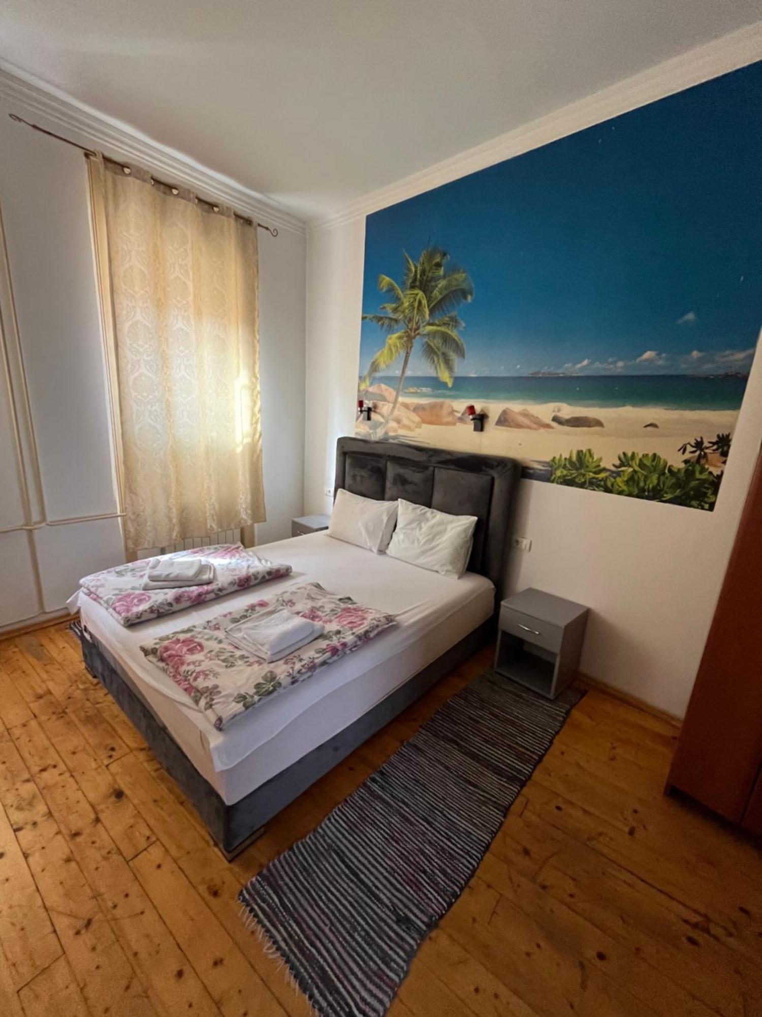 Sobe Sa Sopstvenim Kupatilom Private Rooms Bathroom In Center Нови-Сад Экстерьер фото
